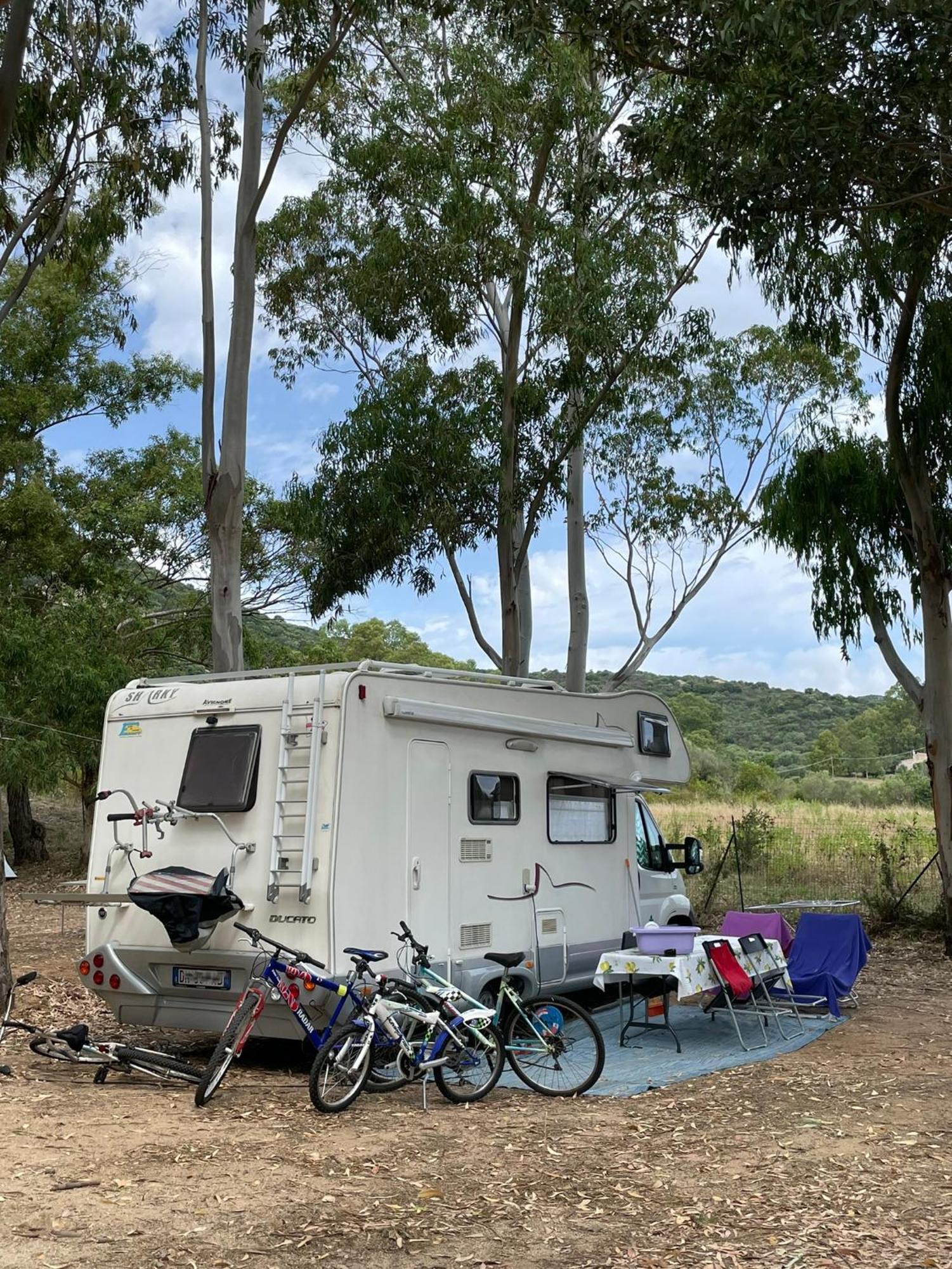 Villaggio Camping Golfo Di Arzachena カンニジョネ エクステリア 写真