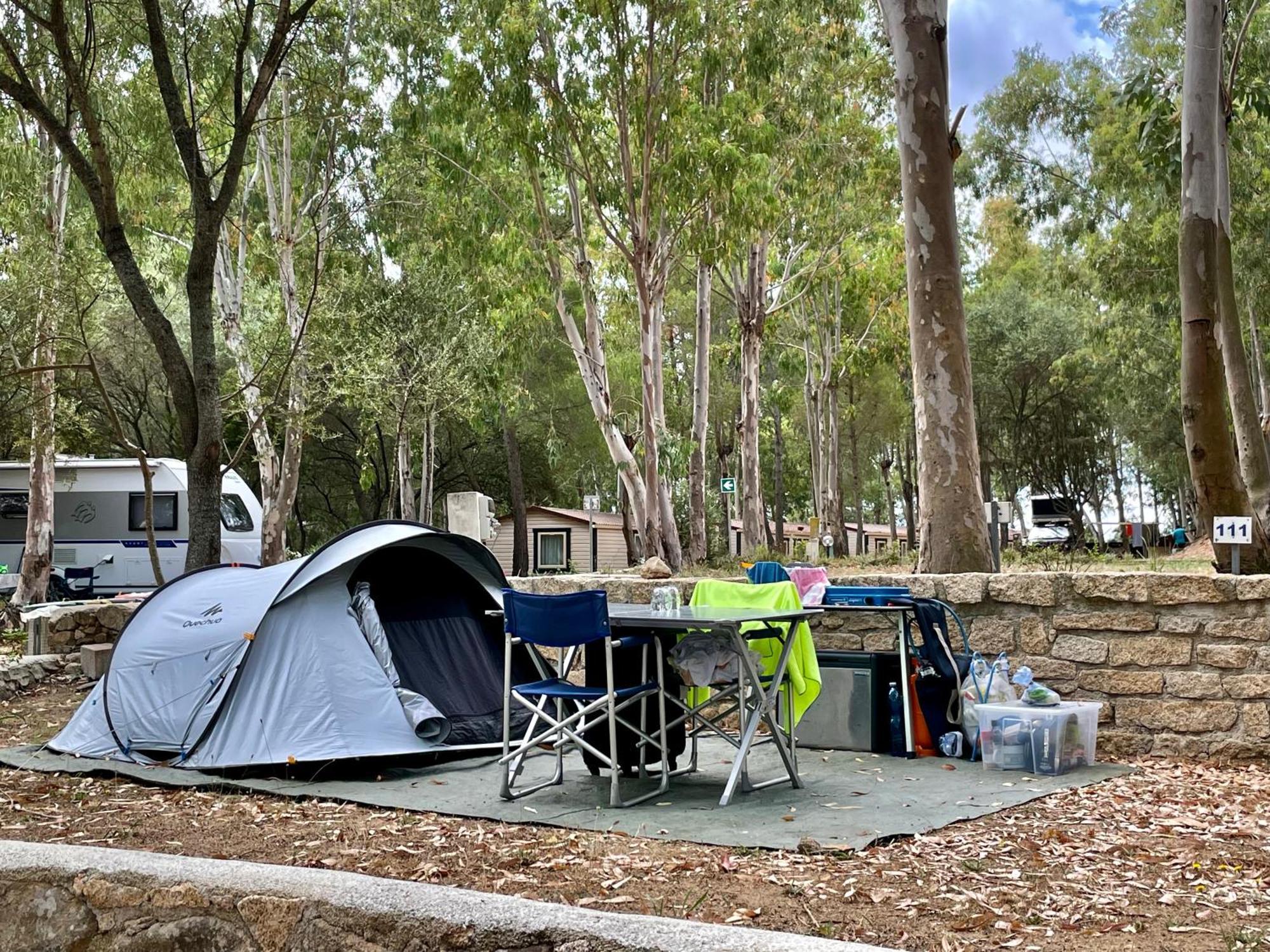 Villaggio Camping Golfo Di Arzachena カンニジョネ エクステリア 写真