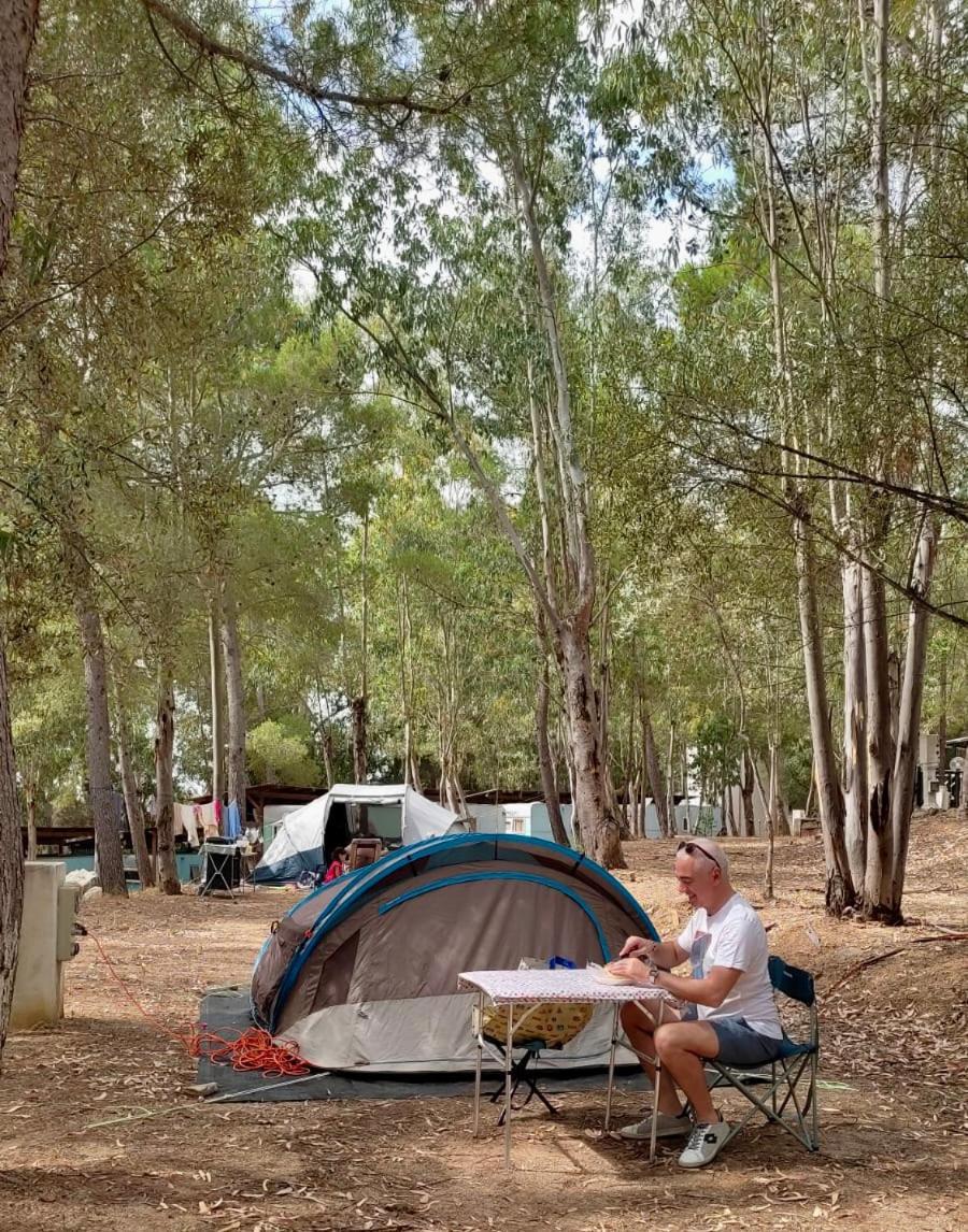 Villaggio Camping Golfo Di Arzachena カンニジョネ エクステリア 写真