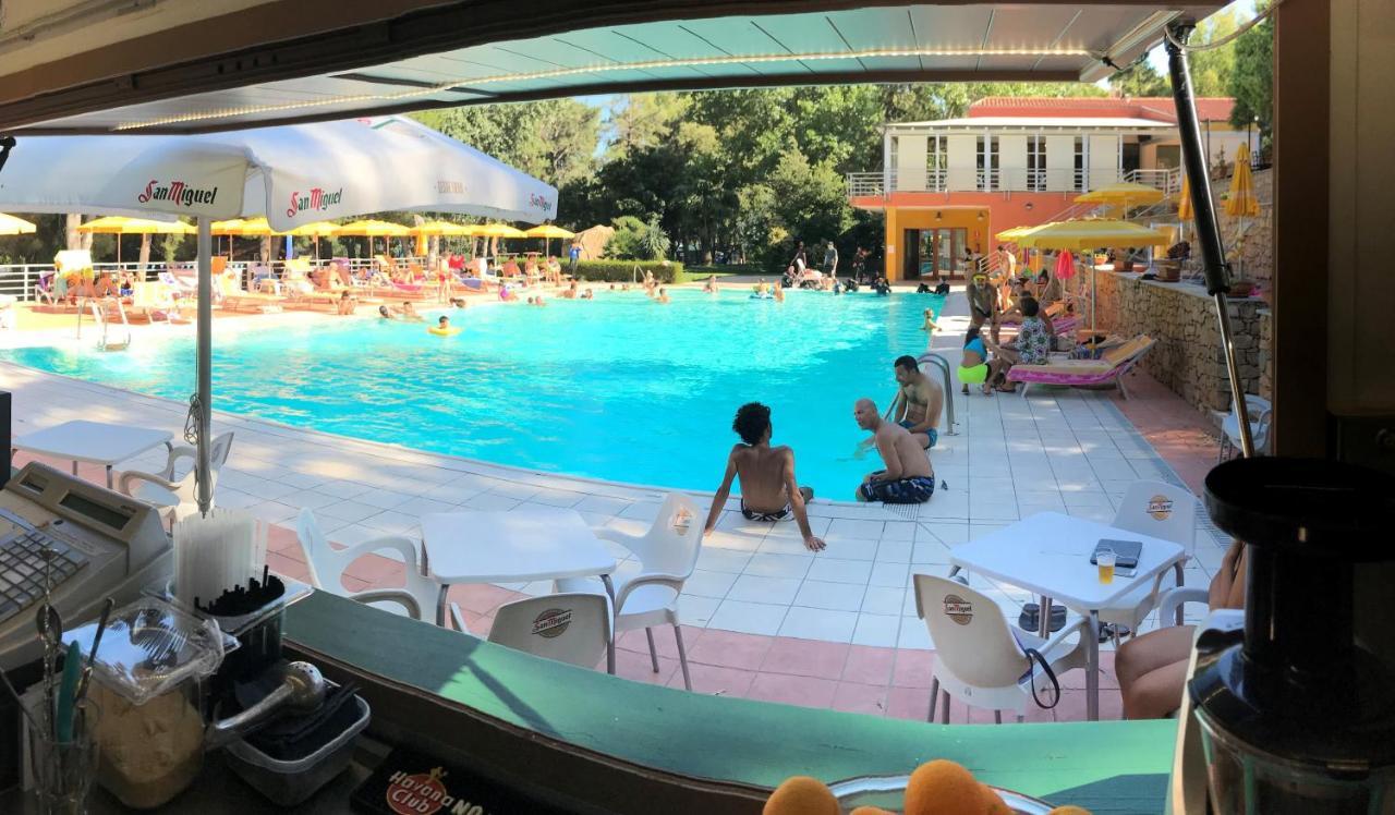 Villaggio Camping Golfo Di Arzachena カンニジョネ エクステリア 写真